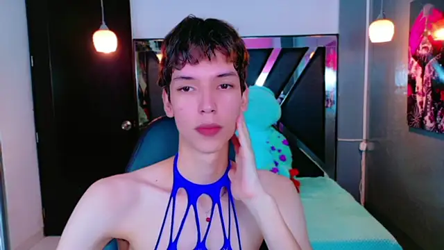 Stefany PiInk online show from May 16, 2026, 12:37 pm