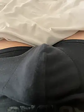 aoitai0 online show from April 21, 2026, 2:23 pm