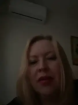 JanieLight53 online show from May 15, 2026, 11:56 pm