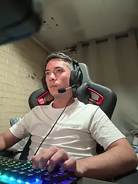 Cr1sXPorn online show from March 8, 2026, 3:32 am