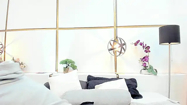 BrendaCantorel online show from April 28, 2026, 11:59 am