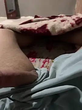 mohamed2113 online show from April 17, 2026, 7:17 pm