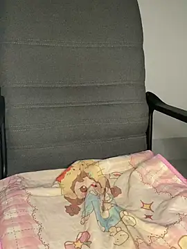 -Lilyn- online show from April 16, 2026, 4:30 pm