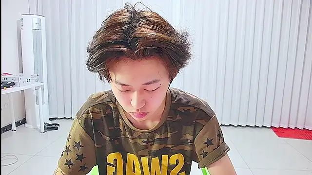Chili-001 online show from July 5, 2026, 2:46 pm