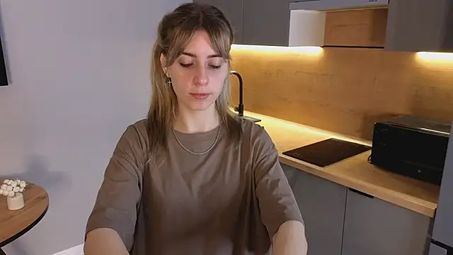 RebeccaaNelson online show from April 2, 2026, 6:11 am