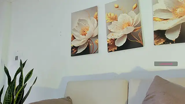 Viioletcollins online show from April 1, 2026, 1:41 pm