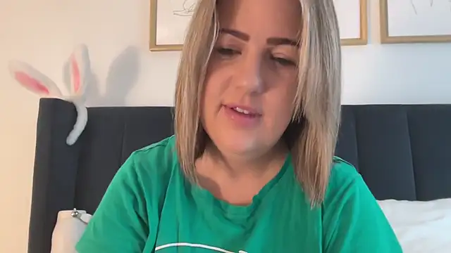 annabellewarick online show from June 18, 2026, 6:13 am
