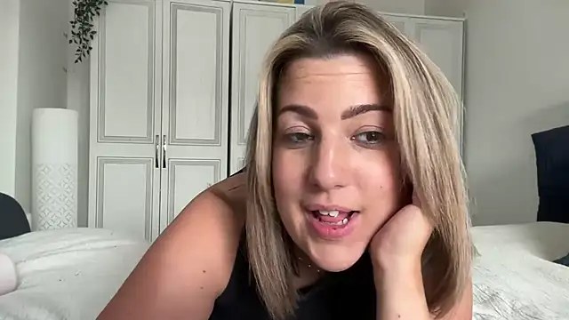 annabellewarick online show from June 29, 2026, 4:18 pm