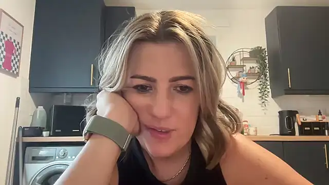 annabellewarick online show from July 19, 2026, 7:17 pm