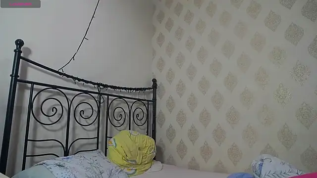 LucyMur online show from April 25, 2026, 11:35 pm