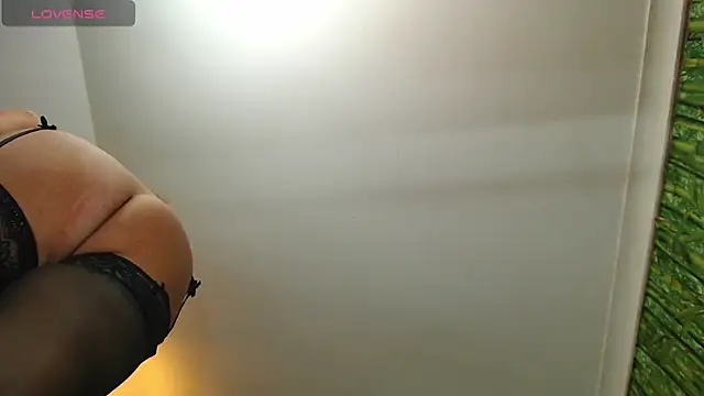 HairyQuinn online show from November 12, 2025, 10:15 am