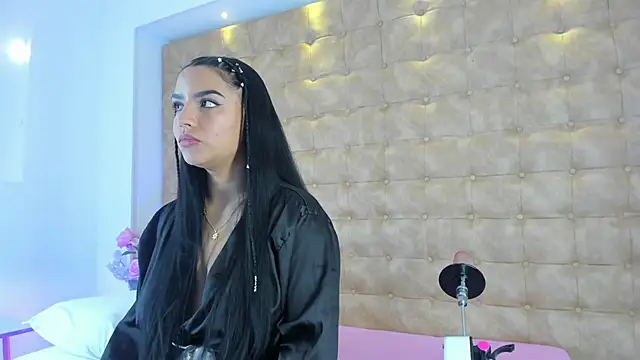 Snapshot of ariana_morelly chatting on April 16, 2026, 12:17 pm ariana morelly online show from April 16, 2026, 12:17 pm