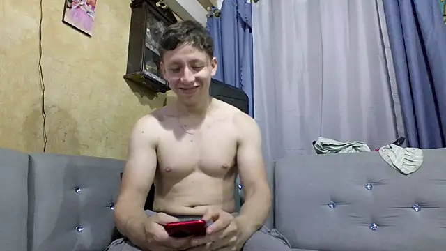 paulcevallos05 online show from June 11, 2026, 11:58 pm