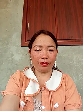 Yellow-pink online show from April 15, 2026, 3:46 am