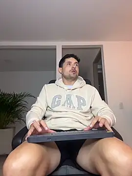 TroyeSavage online show from April 2, 2026, 10:46 am