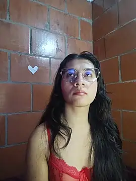 Amanda x1 online show from May 21, 2026, 7:43 pm