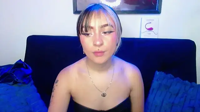 melodygirl2   online show from April 11, 2026, 7:40 pm