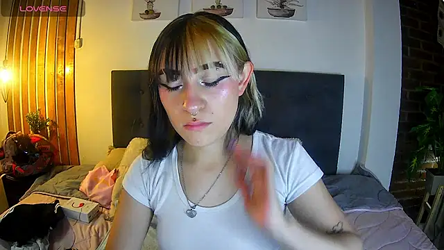 melodygirl2   online show from April 14, 2026, 8:04 pm