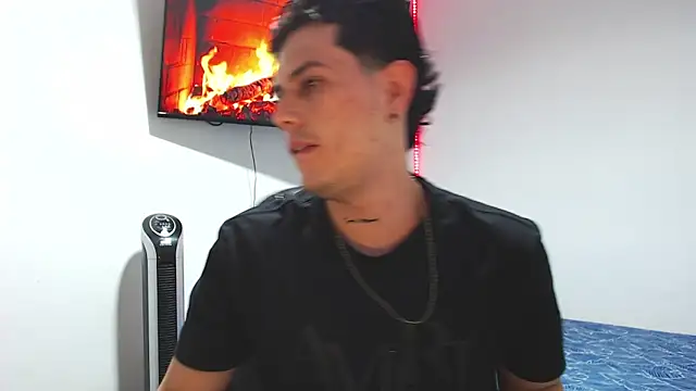 JUAN CAMILOXXX online show from March 19, 2026, 4:16 am