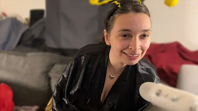 Snapshot of hello_katieex chatting on May 11, 2026, 7:33 pm hello katieex online show from May 11, 2026, 7:33 pm