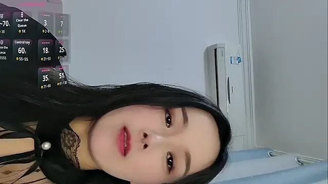 Yiyi-ii online show from March 9, 2026, 11:47 am