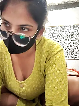 miss juliya online show from April 14, 2026, 5:30 pm