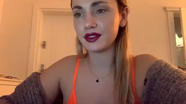 Snapshot of ScarlettSensitive chatting on March 13, 2026, 3:18 pm ScarlettSensitive online show from March 13, 2026, 3:18 pm