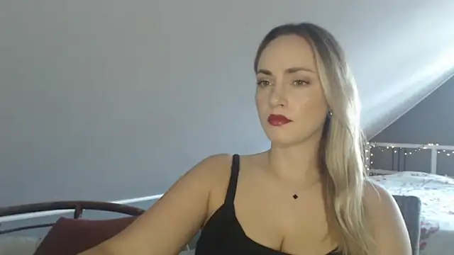 Snapshot of ScarlettSensitive chatting on June 23, 2026, 6:22 am ScarlettSensitive online show from June 23, 2026, 6:22 am