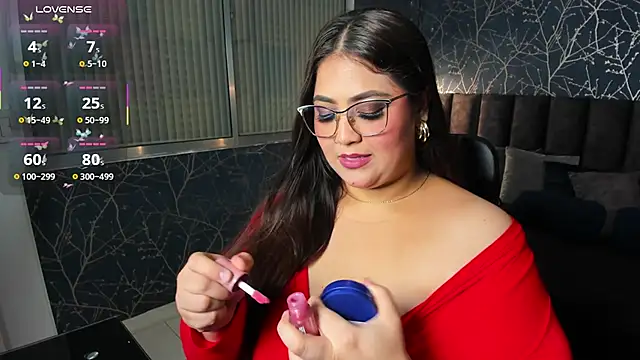 Charlottxl online show from April 26, 2026, 3:59 am