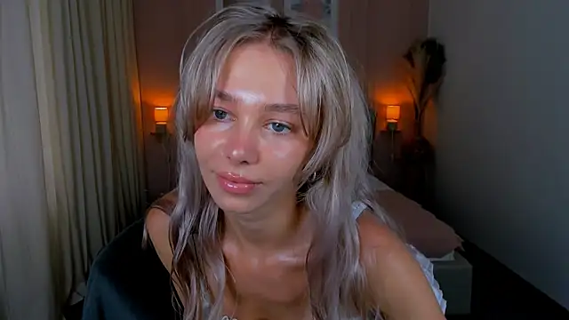 LuluAlis online show from May 18, 2026, 1:28 pm