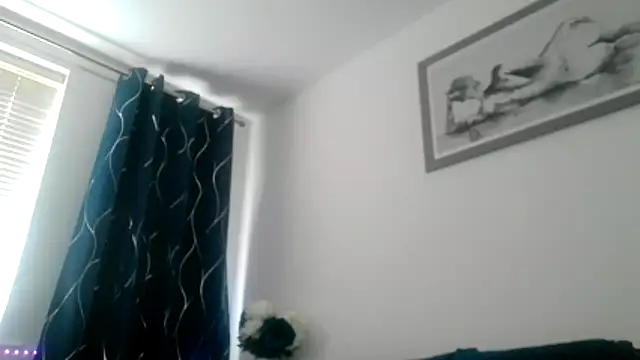 Miss juicy babes69 online show from March 25, 2026, 12:00 pm