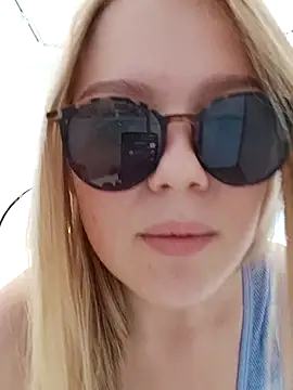 LittleForestELF2 online show from March 11, 2026, 11:27 am