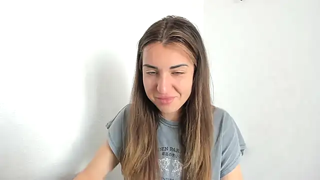 summmmersky1 online show from April 20, 2026, 7:22 am