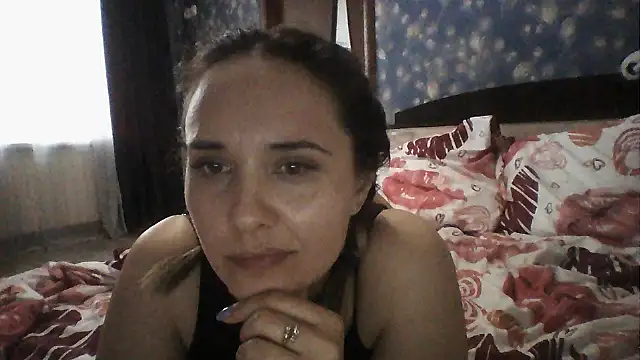 Alisa07qw online show from May 1, 2026, 1:26 pm