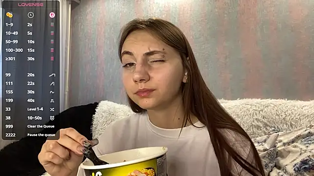 AlisaBloom online show from April 22, 2026, 4:08 pm