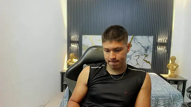 AlessandroFranco online show from May 21, 2026, 12:56 pm
