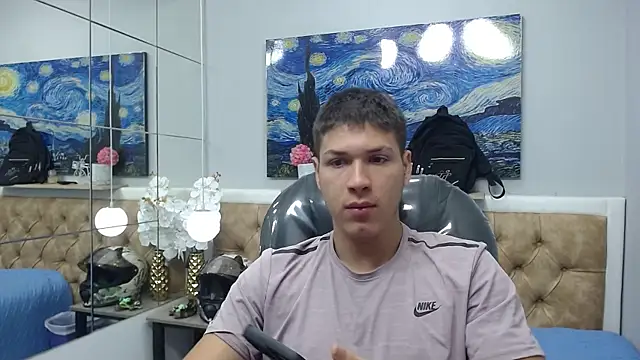 AlessandroFranco online show from June 4, 2026, 1:39 pm