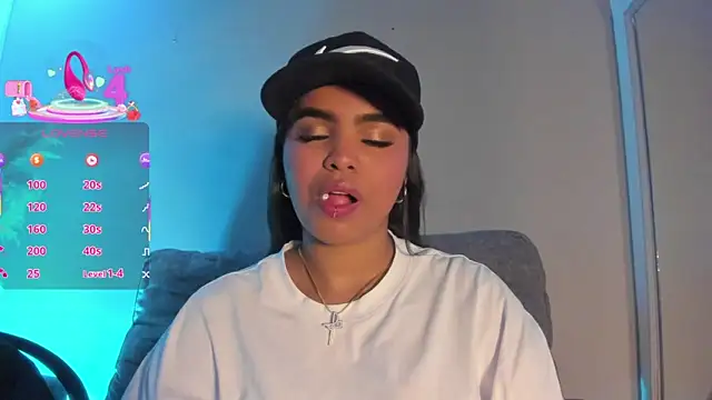 ZoeyMonroe  online show from June 30, 2026, 4:02 am