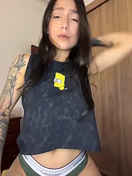 Twoshotsparty420 online show from May 6, 2026, 2:33 pm