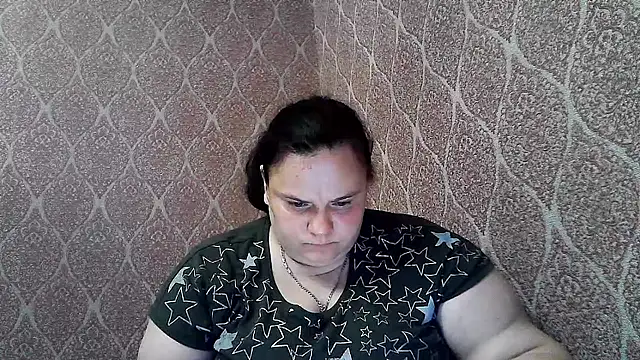 DollyGersonn online show from June 12, 2026, 7:57 pm