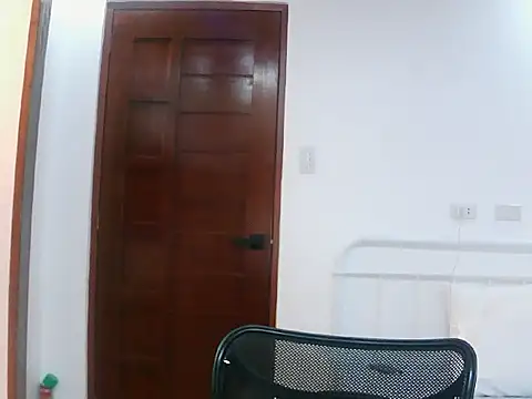 sexiesteyess online show from April 26, 2026, 12:52 am
