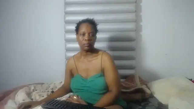 JoycyQueen online show from May 2, 2026, 3:17 pm