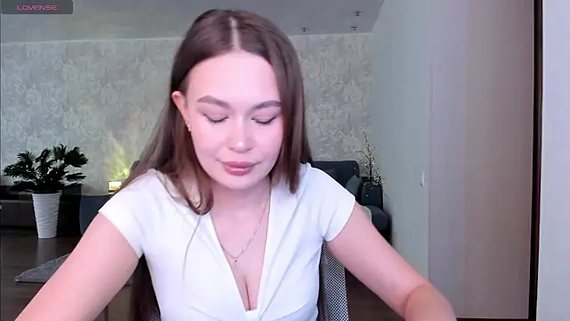 kittiangel00 online show from April 21, 2026, 12:22 pm