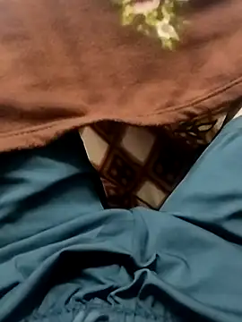 Snapshot of Roy3_2 chatting on April 3, 2026, 6:28 pm Roy3 2 online show from April 3, 2026, 6:28 pm