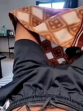 Snapshot of Roy3_2 chatting on April 6, 2026, 5:41 am Roy3 2 online show from April 6, 2026, 5:41 am