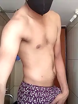 Snapshot of Roy3_2 chatting on April 9, 2026, 6:41 am Roy3 2 online show from April 9, 2026, 6:41 am