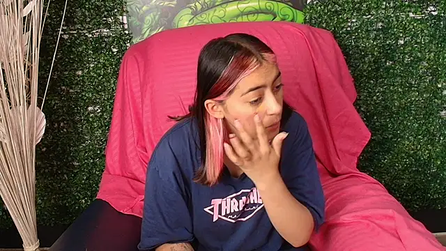 PinkyyPieee  online show from March 28, 2026, 12:38 pm