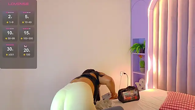 Meganlove   online show from June 20, 2026, 2:47 am