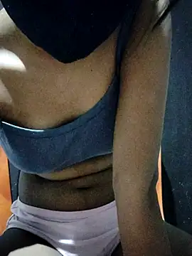  Sexy Queen  online show from May 27, 2026, 8:33 am