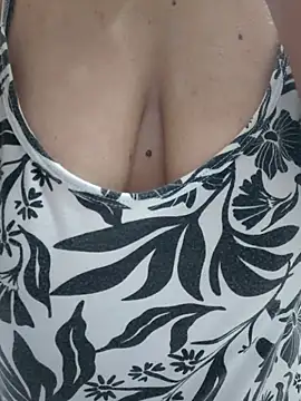 Snapshot of SweetHairy chatting on March 25, 2026, 9:48 am SweetHairy online show from March 25, 2026, 9:48 am